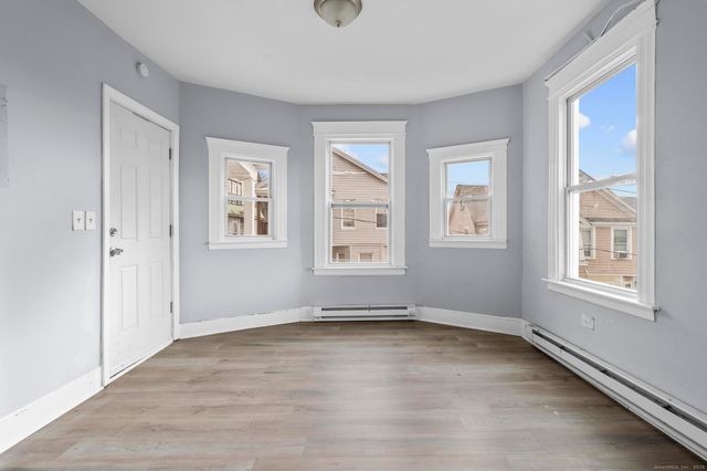 33 Albert Place, Waterbury, CT 06702