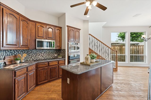 2518 Merlin Drive, Lewisville, TX 75056
