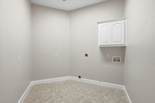2518 Merlin Drive, Lewisville, TX 75056