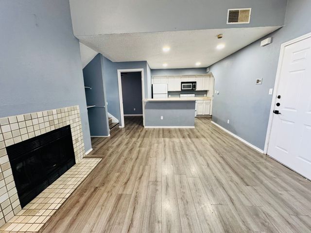 9827 Walnut Street 205, Dallas, TX 75243