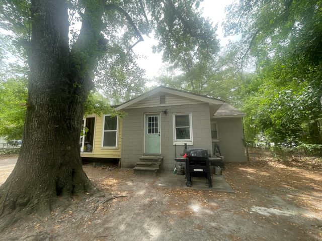 2334 Midland Park, North Charleston, SC 29406