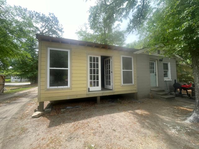 2334 Midland Park, North Charleston, SC 29406