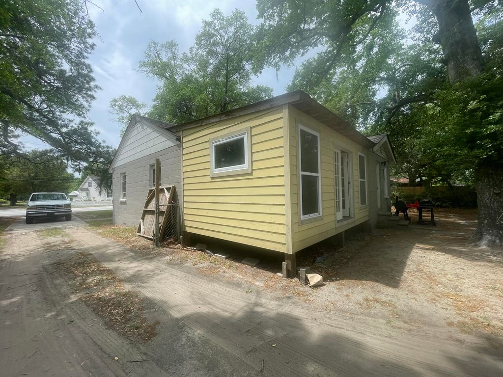 Image 25 of property listing at 2334 Midland Park, North Charleston, SC 29406