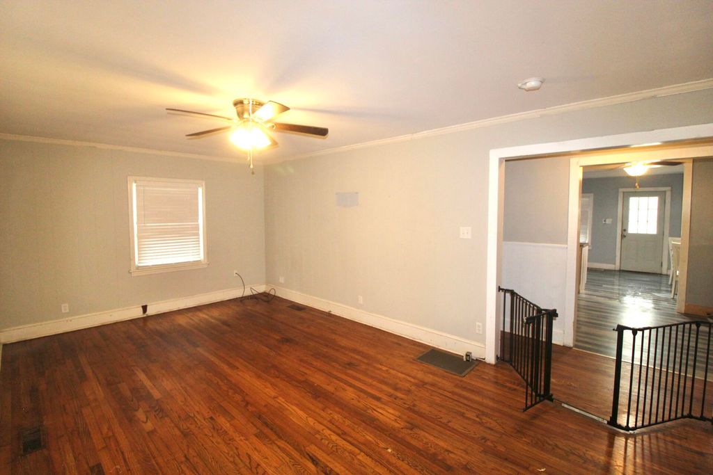 Image 5 of property listing at 2334 Midland Park, North Charleston, SC 29406