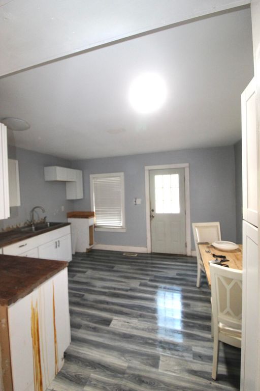 Image 6 of property listing at 2334 Midland Park, North Charleston, SC 29406