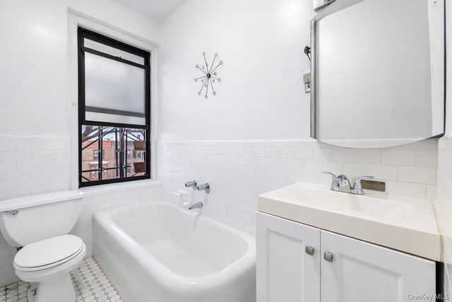 850 Saint Marks Avenue C4, Brooklyn, NY 11213