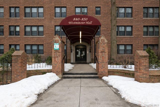 850 Saint Marks Avenue C4, Brooklyn, NY 11213