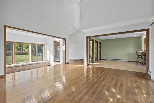 4865 COUNTY RD N, Oshkosh, WI 54904