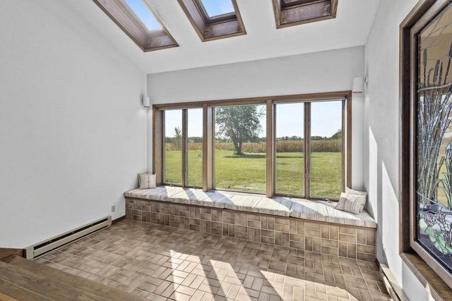 4865 COUNTY RD N, Oshkosh, WI 54904