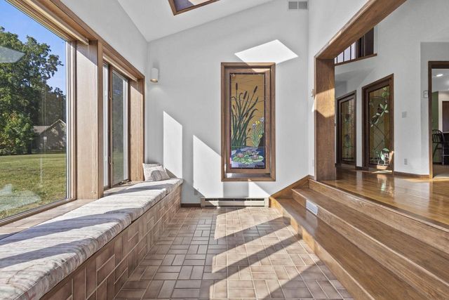 4865 COUNTY RD N, Oshkosh, WI 54904