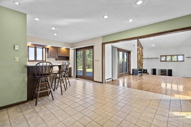 4865 COUNTY RD N, Oshkosh, WI 54904