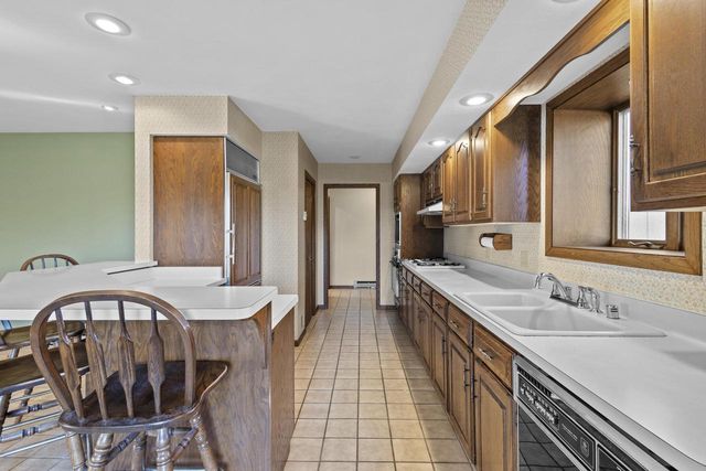 4865 COUNTY RD N, Oshkosh, WI 54904