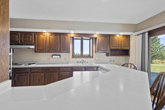 4865 COUNTY RD N, Oshkosh, WI 54904