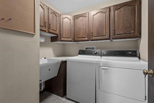 4865 COUNTY RD N, Oshkosh, WI 54904