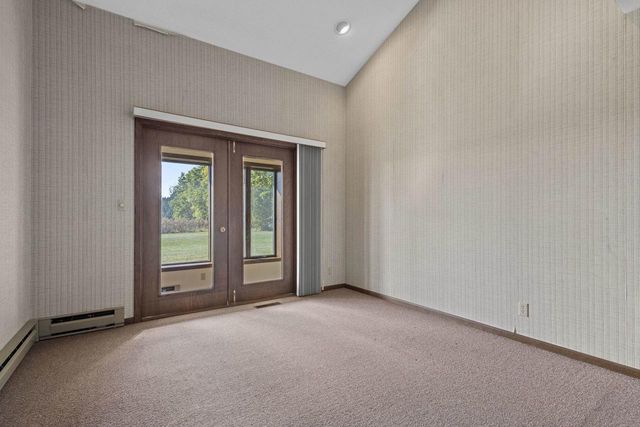 4865 COUNTY RD N, Oshkosh, WI 54904