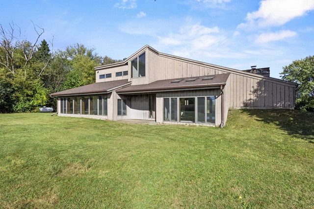 4865 COUNTY RD N, Oshkosh, WI 54904