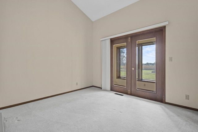 4865 COUNTY RD N, Oshkosh, WI 54904