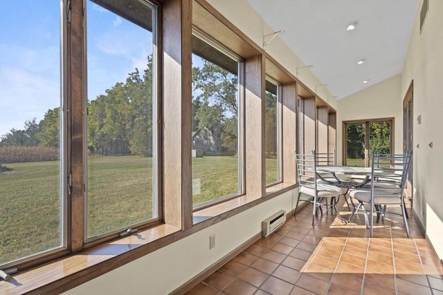 4865 COUNTY RD N, Oshkosh, WI 54904