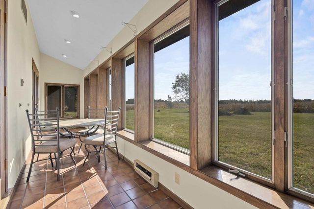 4865 COUNTY RD N, Oshkosh, WI 54904