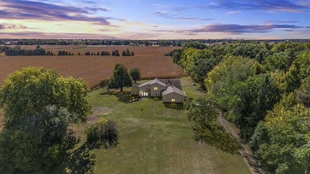 4865 COUNTY RD N, Oshkosh, WI 54904