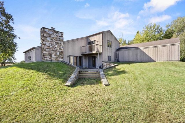 4865 COUNTY RD N, Oshkosh, WI 54904