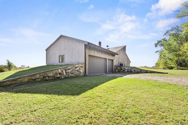 4865 COUNTY RD N, Oshkosh, WI 54904