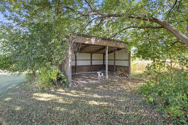 4865 COUNTY RD N, Oshkosh, WI 54904