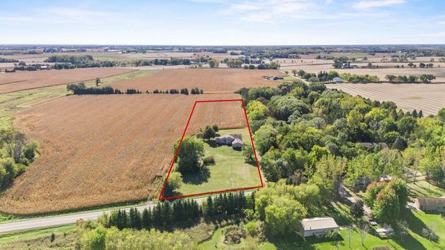 4865 COUNTY RD N, Oshkosh, WI 54904