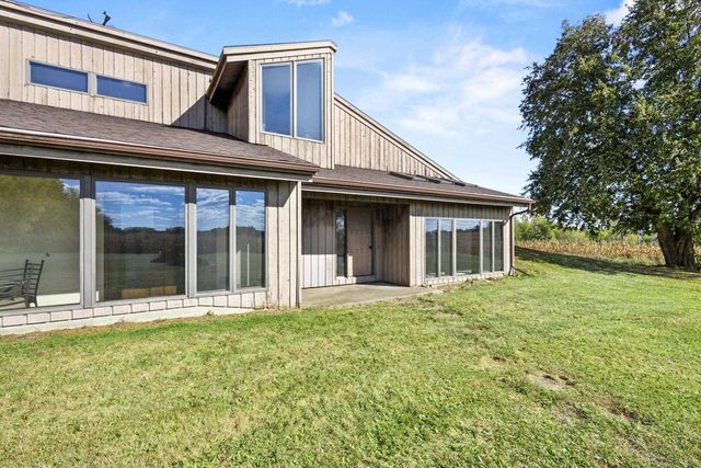 4865 COUNTY RD N, Oshkosh, WI 54904