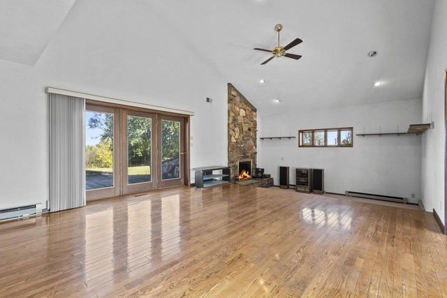 4865 COUNTY RD N, Oshkosh, WI 54904