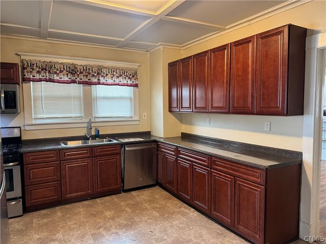 26 Greenwood Court, Utica, NY 13501