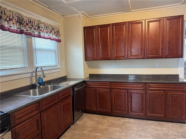 26 Greenwood Court, Utica, NY 13501