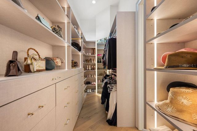 6013 GREATWATER DRIVE, Windermere, FL 34786