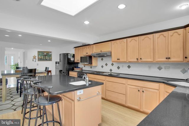 47 HONEYSUCKLE DR, Mechanicsburg, PA 17050