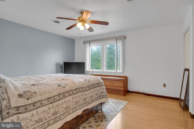 47 HONEYSUCKLE DR, Mechanicsburg, PA 17050