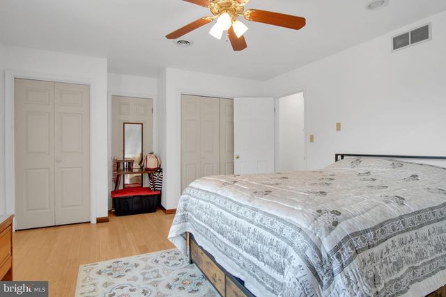 47 HONEYSUCKLE DR, Mechanicsburg, PA 17050