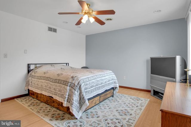 47 HONEYSUCKLE DR, Mechanicsburg, PA 17050