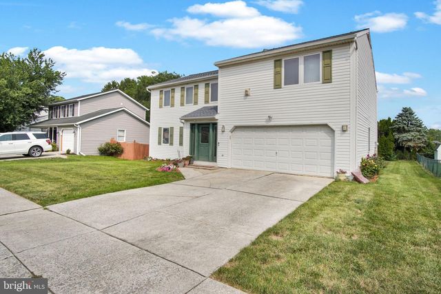 47 HONEYSUCKLE DR, Mechanicsburg, PA 17050