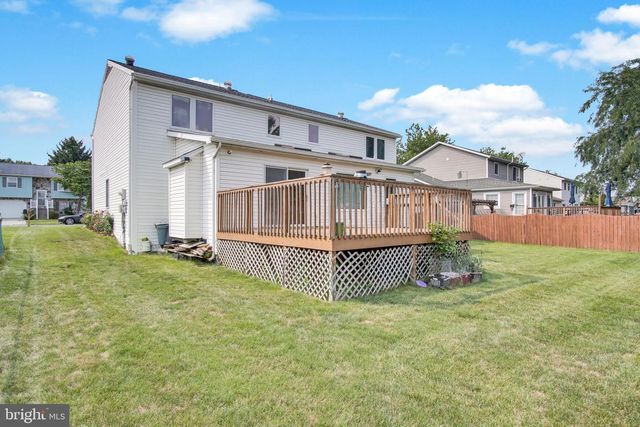 47 HONEYSUCKLE DR, Mechanicsburg, PA 17050