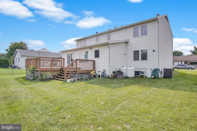 47 HONEYSUCKLE DR, Mechanicsburg, PA 17050