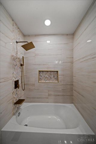 9197 Long Lane, Springfield Twp., OH 45231