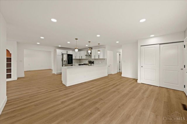 9197 Long Lane, Springfield Twp., OH 45231