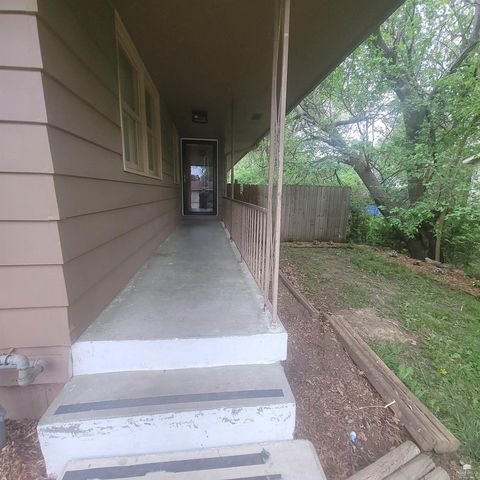 3118 SE Illinois Avenue, Topeka, KS 66605