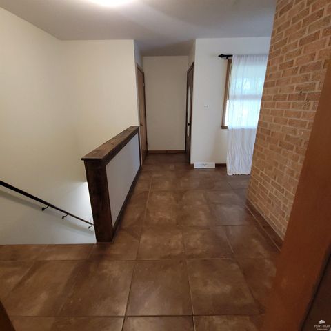 3118 SE Illinois Avenue, Topeka, KS 66605