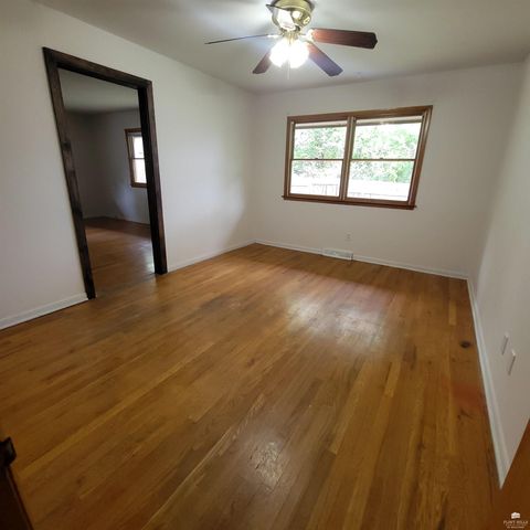 3118 SE Illinois Avenue, Topeka, KS 66605