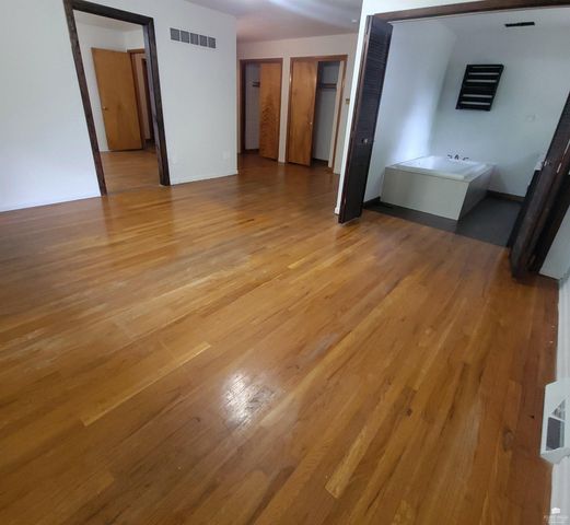3118 SE Illinois Avenue, Topeka, KS 66605