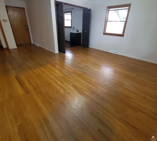 3118 SE Illinois Avenue, Topeka, KS 66605