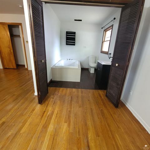 3118 SE Illinois Avenue, Topeka, KS 66605