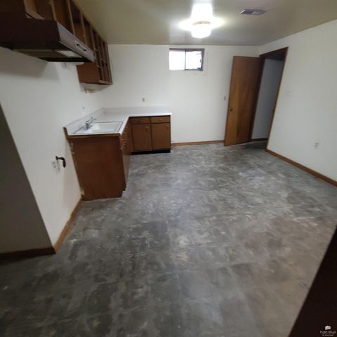 3118 SE Illinois Avenue, Topeka, KS 66605