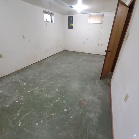 3118 SE Illinois Avenue, Topeka, KS 66605